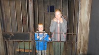 in de gevangenis