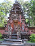 bij de holy water temple