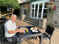 Ontbijt op het terras