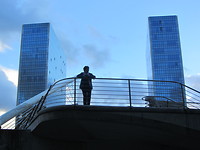 Mimi op de voetgangersbrug