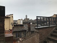 Over de daken van Siena
