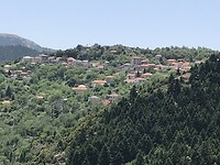 Mooi bergdorp door het Tygetosgebergte