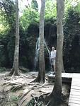 Op een vlonderpad doorkruis je dit prachtige natuurgebied.