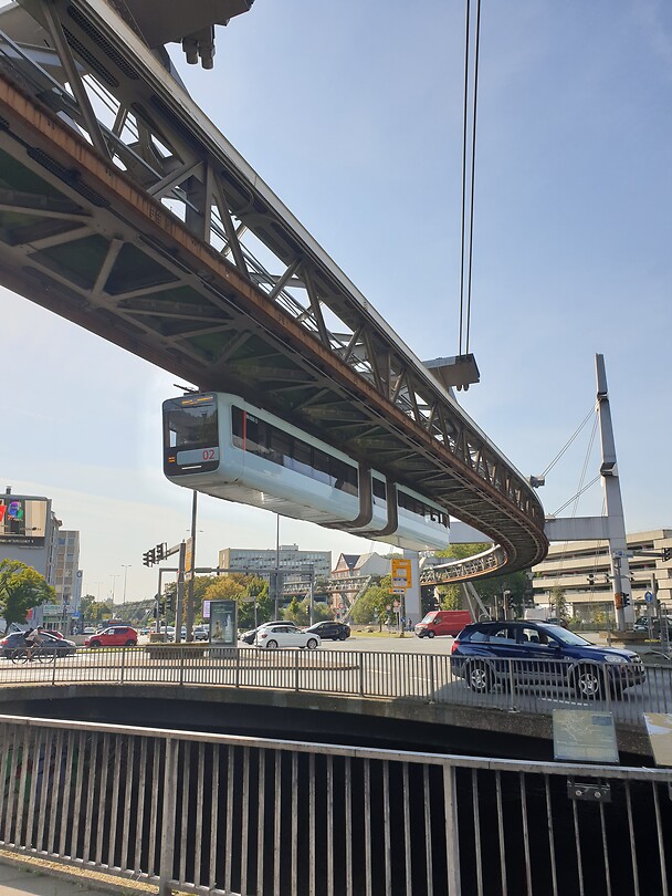 Schwebebahn
