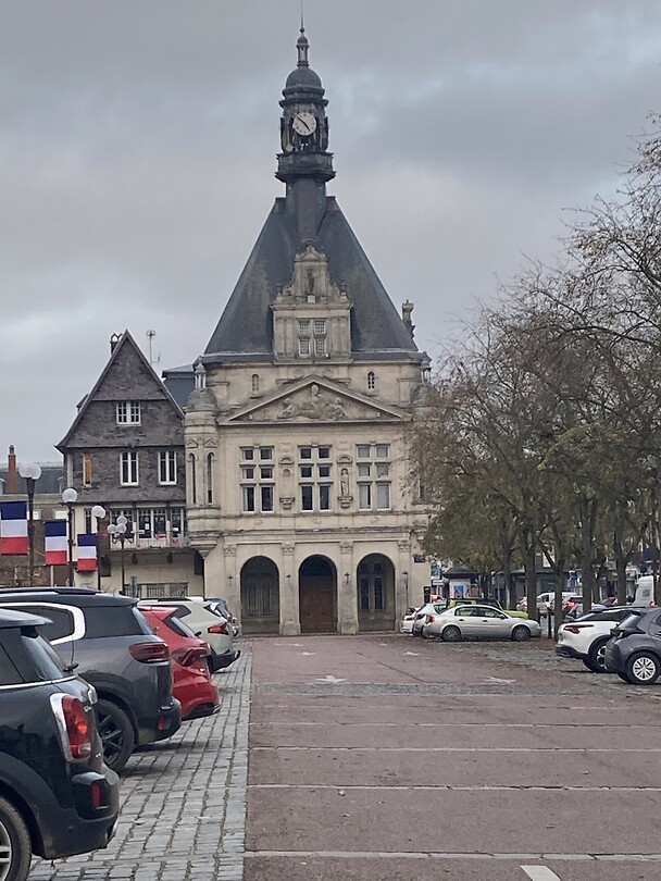 Kijk op het stadhuis