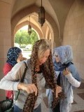 Muscat de grote Qaboos moskee omkleden verplicht voor de dames
