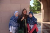 Muscat de grote Qaboos moskee omkleden verplicht voor de dames