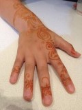 Een hennah tattoo, blijft ongeveer 3 weken zitten!