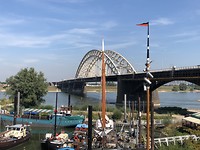 De brug te ver