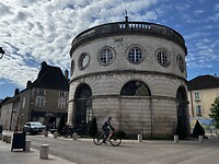 Oude markthal Givrey
