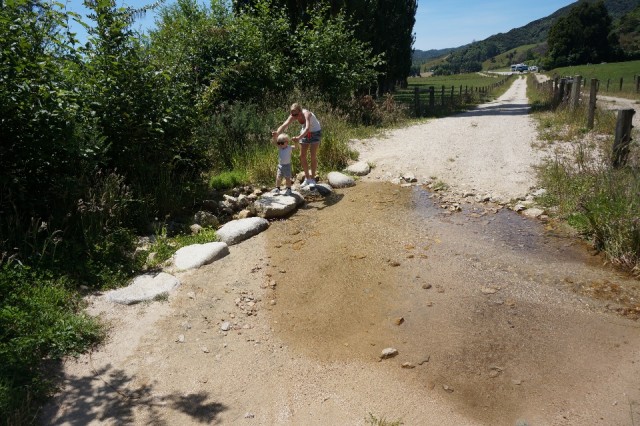 (3) Crossing a 'river' Abel Tasman Park