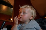 (4) Patatjes, of 'tatjes'
