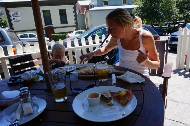 (6) lunch @ Arrowtown