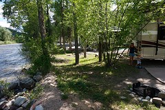 (13) plekje aan de rivier -2-