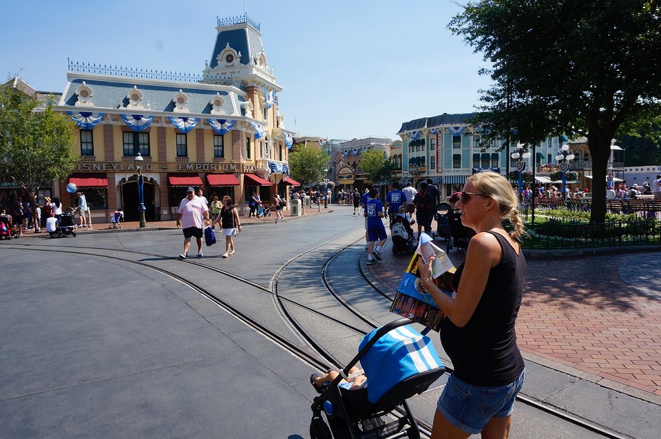 (14) Disney!