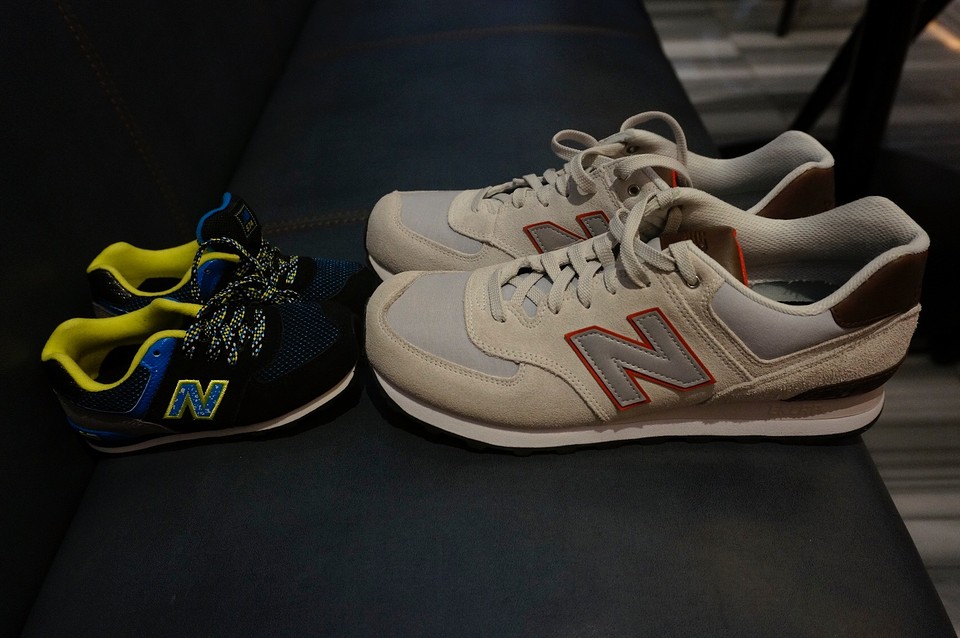 (16) Beiden nieuwe schoenen