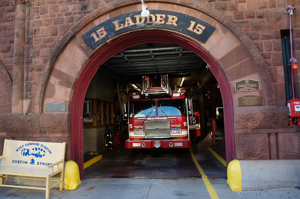 (16) We zijn gek op de US-brandweer