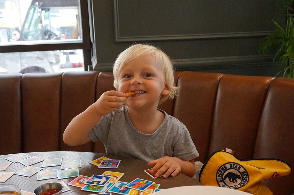 (16) Frietjes