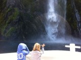 Koen en Floor bij waterval Milford Sound