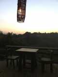 Madeleine kan ook mooie foto's maken; het uitzicht vanuit de bar van de Tree Top Lodge