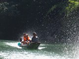 Madeleine, Koen en Fien in de longboat