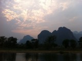 Slecht ontbijt maar een killer view vanaf het balkon in Vang Vieng