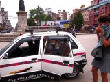 Hét vervoer in Kathmandu: de witte minitaxi