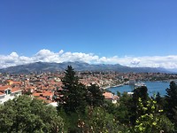 Uitzicht over de stad vanaf de berg Marjan