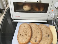Afbakbroodjes en Chleb met komijnzaad, ontbijtje