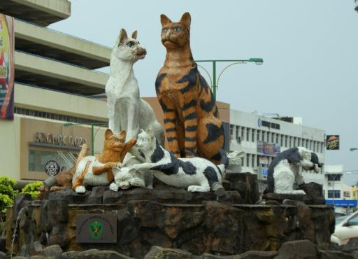 Kattenmonument in Kuching 'Cat City'
