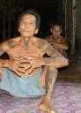 echt overal tattoo's met de schorpioen op de hals