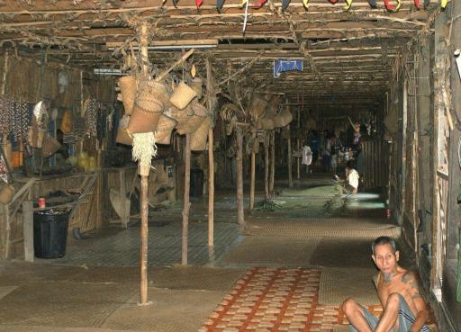 De gemeenschappelijke ruimte in de Longhouse