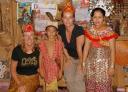 Nog even op de foto met onze Iban outfits