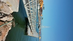 hier kwam de boot ons halen in de haven met een Nederlandse kapitein