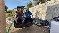 Eric en Perry krijgen een lift