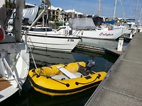 Nieuw fleurig bijbootje