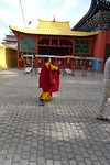 Monnik in Gandan Tegchenling Monastery