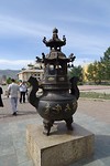 Wierookvat in Gandan tegchenling Monastery