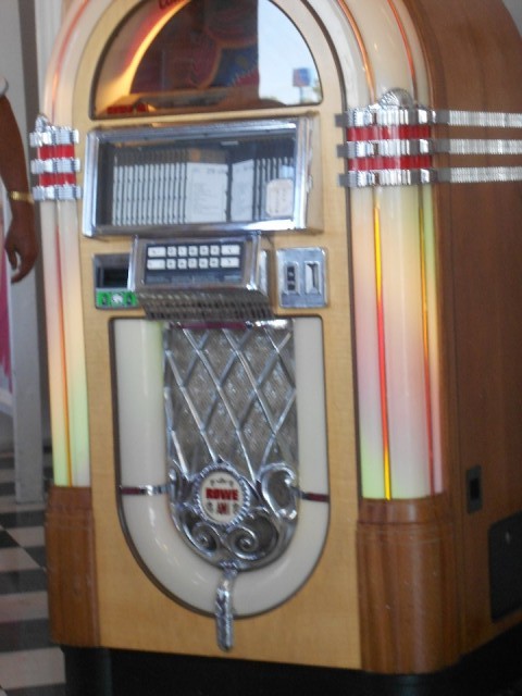Old Jukebox | Foto | De droomreis van Anouk en Sentina!!!