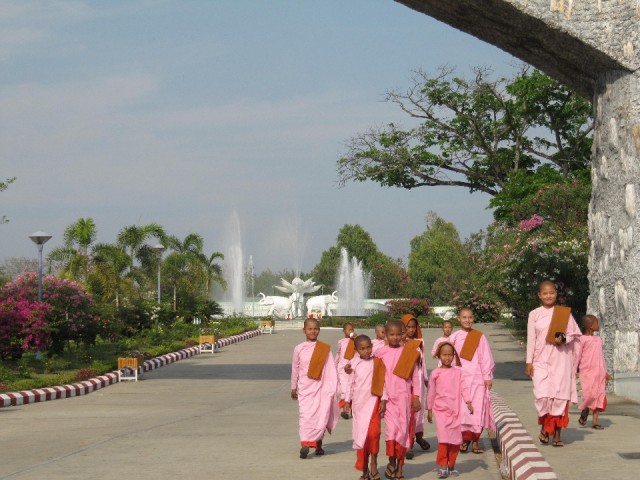 nonnetjes op 'schoolreisje'
