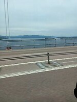 Foto op de brug terwijl ik er over rijdt.