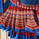 Traditionele kleding van de Saami de onderkant rok of blouse