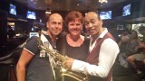Deze geweldige man gaf een super show met zijn saxofoon