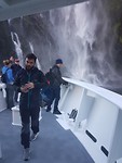 Bij de waterval op fe boot