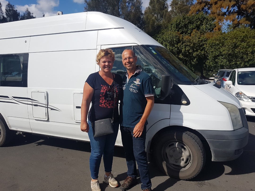 Met inze camper die ons 5 weken en 4 dagen alles heeft laten zien en wat zijn we lekker bruin he