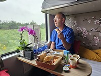 Ontbijt in de trein