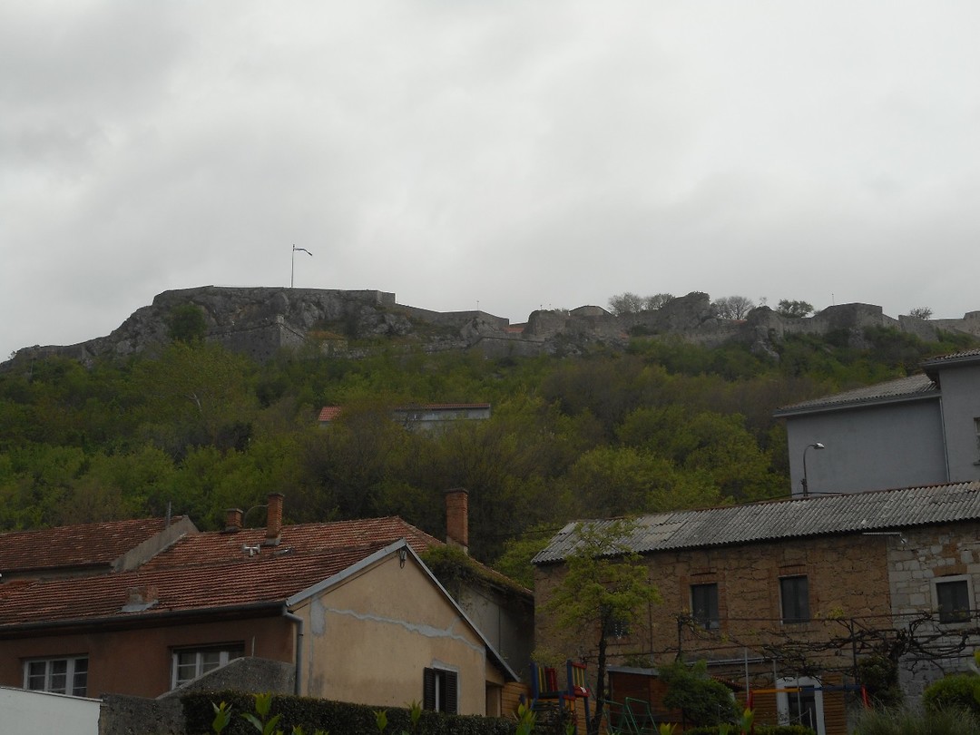 Rondom Fort Knin gewandeld