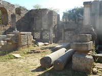 Oude tempel/mogelijk het atelier van Phidias ontwerper van het standbeeld van Zeus 12mtr  hoog
