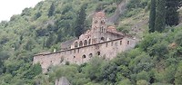 Zicht op het kloostercomplex van Mystras