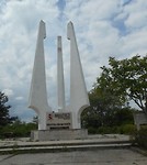 Koffie gedronken bij een soort vredesmonument(wederzijds respect)